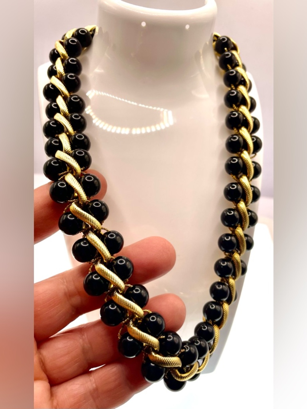 Vintage Monet Black Bead Gold Tone Necklace Statement Chain Strung Signed 1980s - Picture 6 of 9